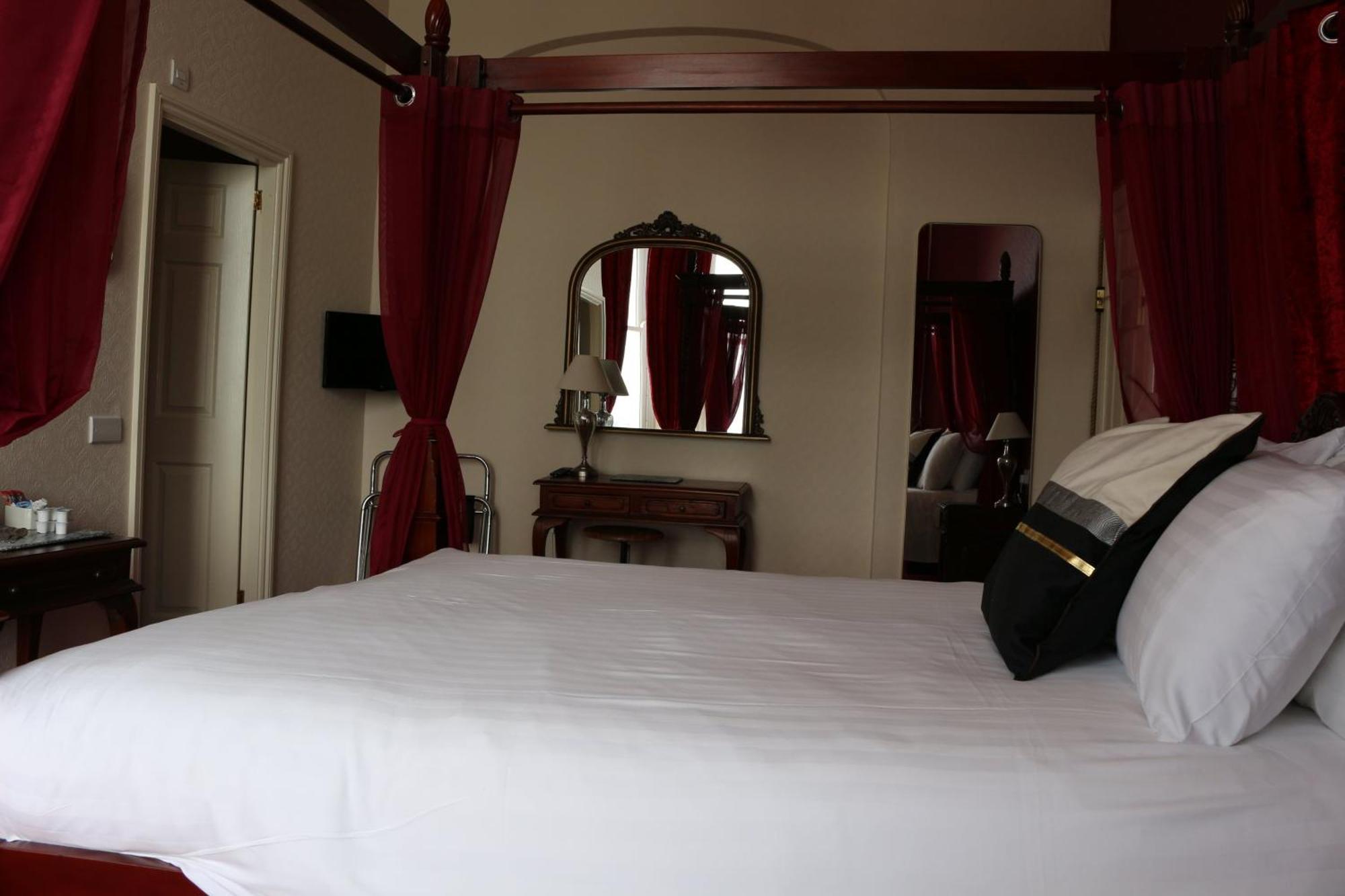 The Belgrave Hotel Tenby Exteriör bild